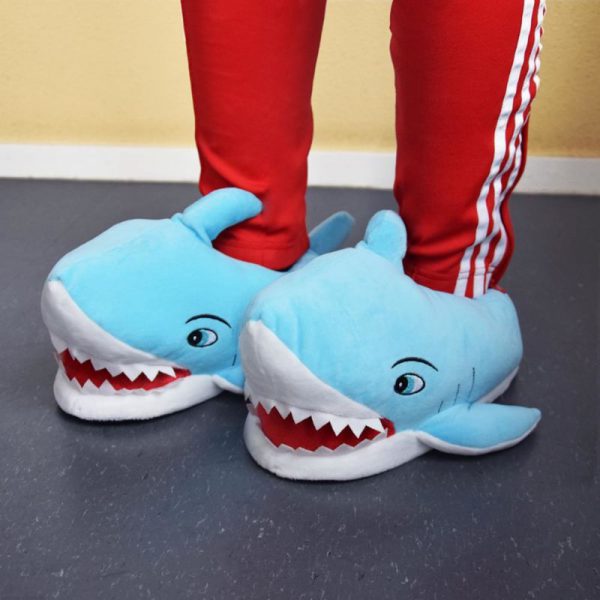 04943 shark slippers 600x600 - Haaien pantoffels