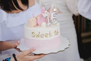 Zo organiseer jij het perfecte Sweet 16 feestje!