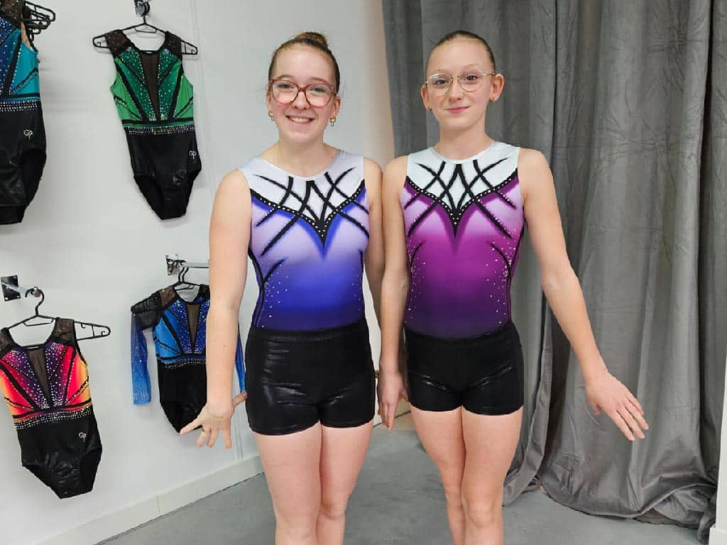 De glitterpakjes van Amy en Esmay